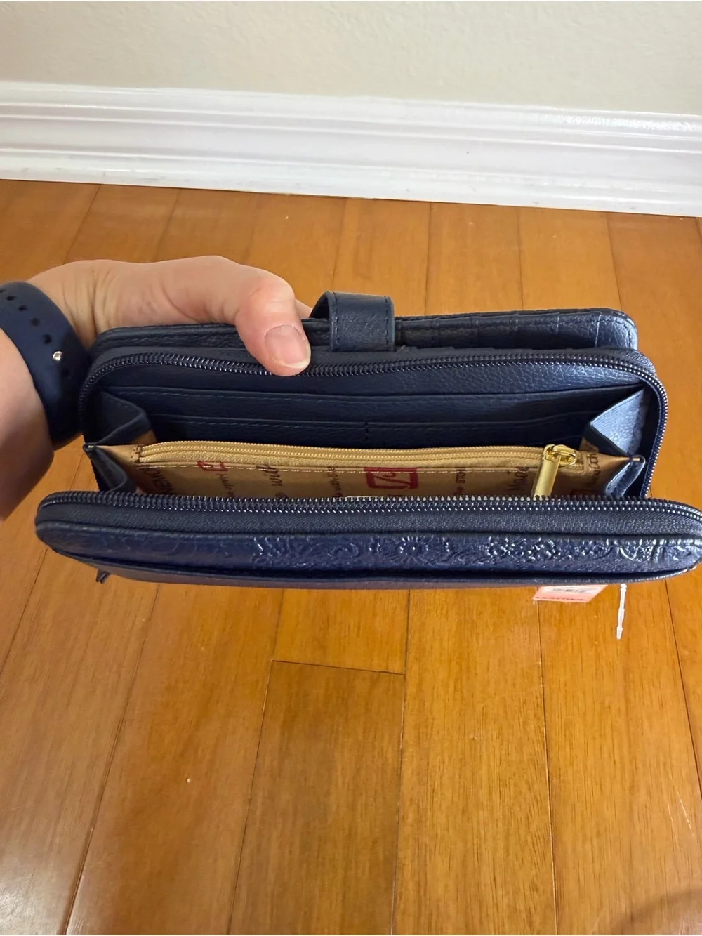 Stone Mountain Navy Blue Bonded Leather Floral Wristlet Wallet NWT